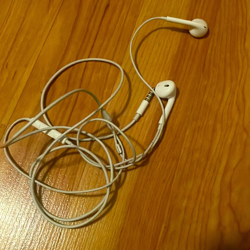 new apple wired headphones !!